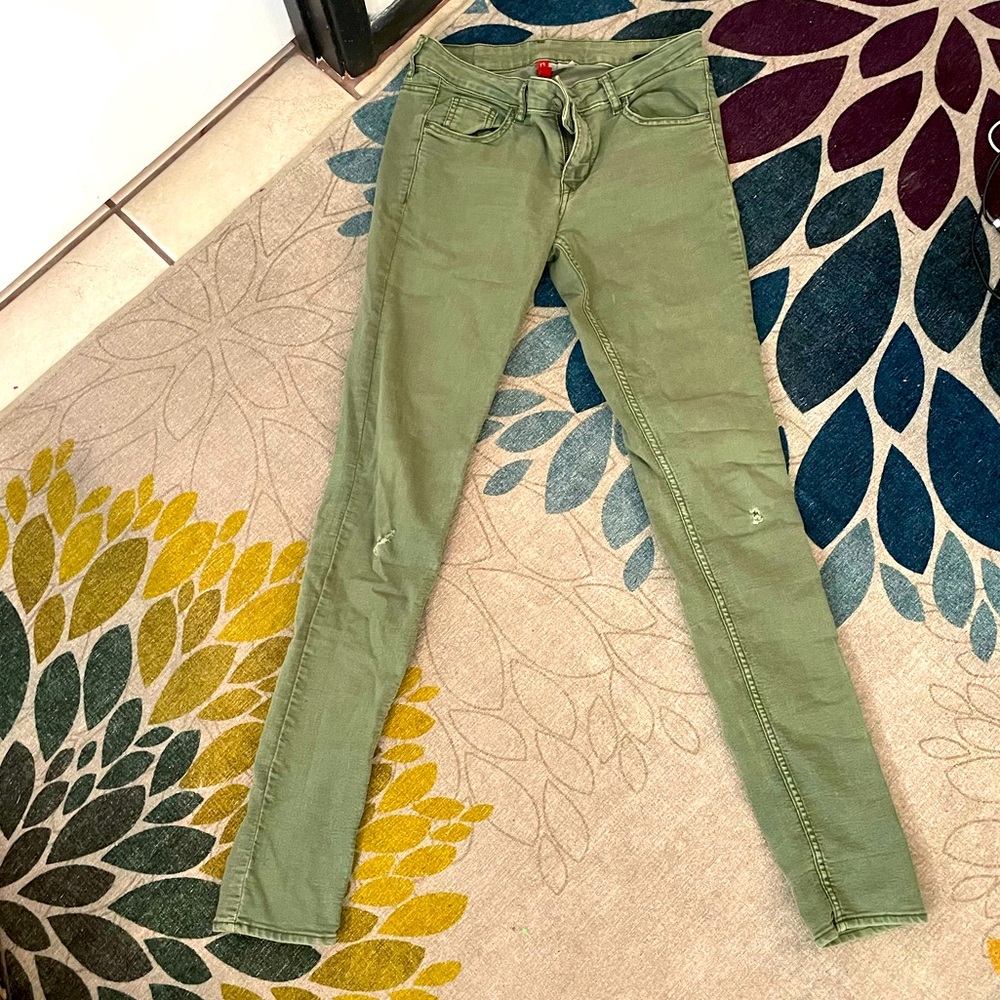 H&M Olive green torn skinny jean pants